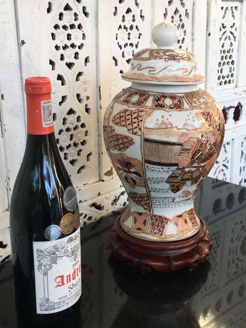 Antique Japanese Meiji Satsuma Temple Urn circa 1910 Hand Paint`Family and Prospery`