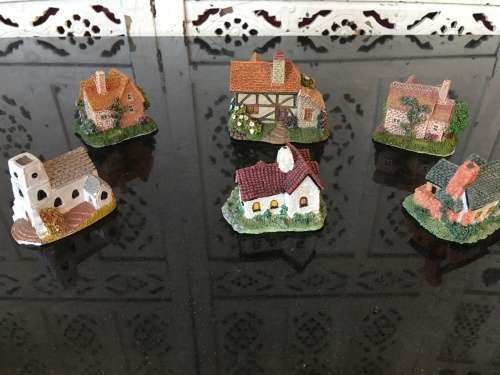 Lot of 6 The Leanardo Collection Liliput Style Miniature Houses