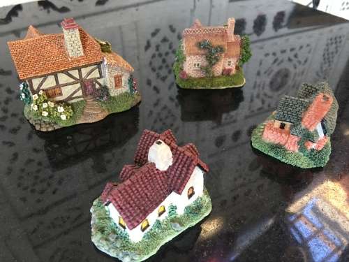 Lot of 6 The Leanardo Collection Liliput Style Miniature Houses