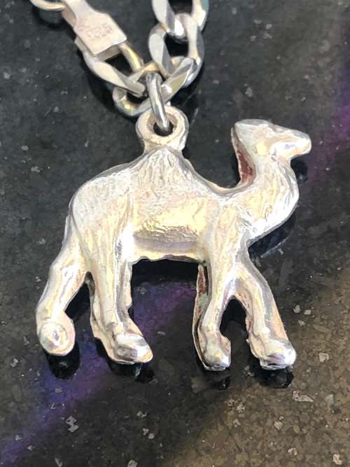 STUNNING STERLING SILVER CHARM BRACELET - WITH 5 EGYPTIAN CHARMS - CLEARLY MARKED - 24.3g