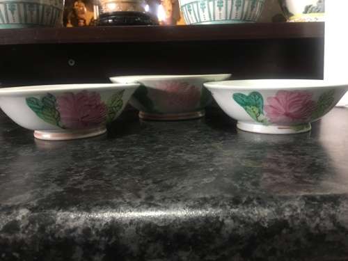Vintage "Ji Gong Wan" Rooster Bowls - Set of 3 Collectible Hand made and Deco Chinese Tableware