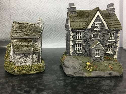 2 Marked Collection Liliput Miniature Houses -