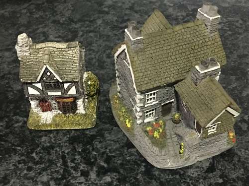 2 Marked Collection Liliput Miniature Houses -