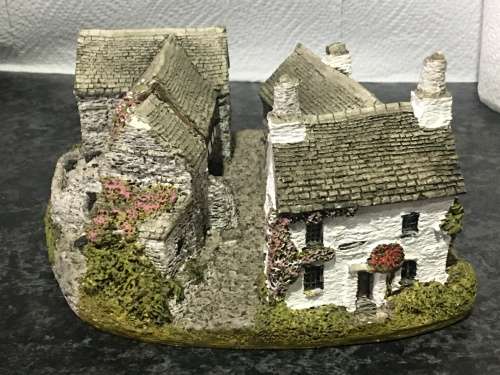 1 Large Marked Collectors  Liliput Miniature House- Troutbeck Farm