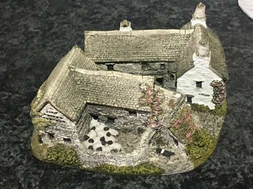 1 Large Marked Collectors  Liliput Miniature House- Troutbeck Farm