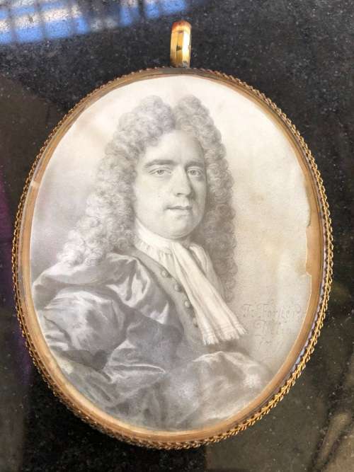 AMAZING FIND - LARGE GEORGIAN GLAZED AND GILDED ENGRAVED HANGING TRAVELLING PHOTO FRAME