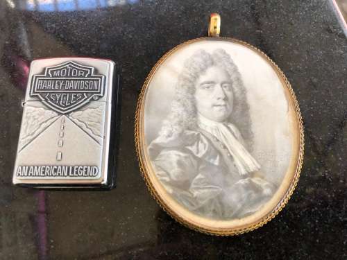 AMAZING FIND - LARGE GEORGIAN GLAZED AND GILDED ENGRAVED HANGING TRAVELLING PHOTO FRAME