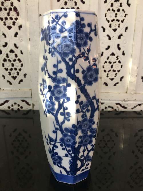 Japanese Juzan Gama Family Kiln,Nagasaki, Japan c1970-1990, Blue Cherry Blossom Octagonal Vase