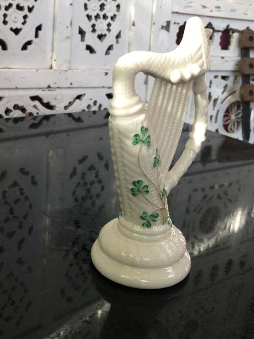 c1926-1946 Belleek China Irish Symbols Ivory & Green Harp. Mint Condition. 16 cm