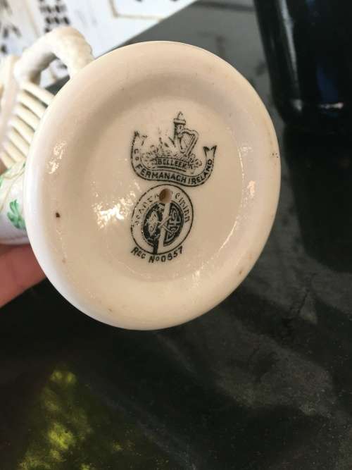 c1926-1946 Belleek China Irish Symbols Ivory & Green Harp. Mint Condition. 16 cm