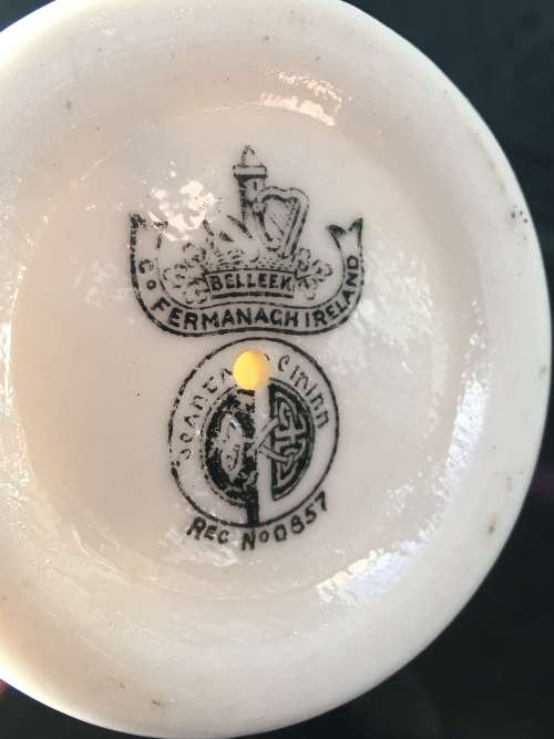 c1926-1946 Belleek China Irish Symbols Ivory & Green Harp. Mint Condition. 16 cm