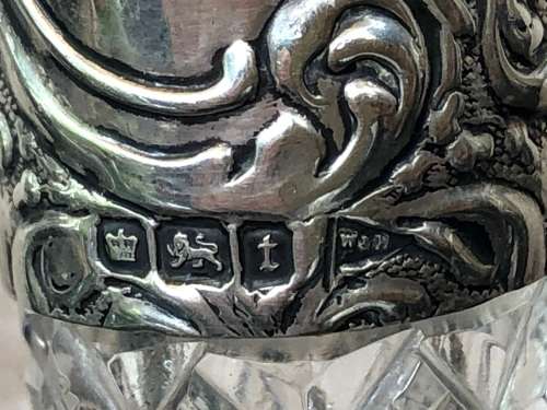 WOW !!! CUT GLASS PERFUME BOTTLE WITH STOPPER - HALLMARKED SILVER COLLAR - WALKER AND HALL c1911