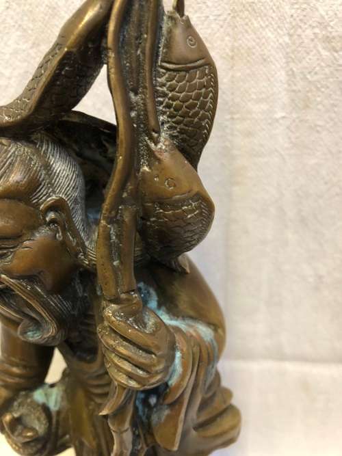 WOW !!! AWESOME FIND - QIANLONG NIANZHI CHINESE BRONZE OF A FISHERMAN  - SIGNED UNDERNEATH - 4.1kg