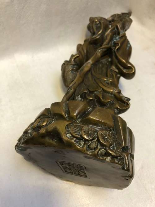 WOW !!! AWESOME FIND - QIANLONG NIANZHI CHINESE BRONZE OF A FISHERMAN  - SIGNED UNDERNEATH - 4.1kg