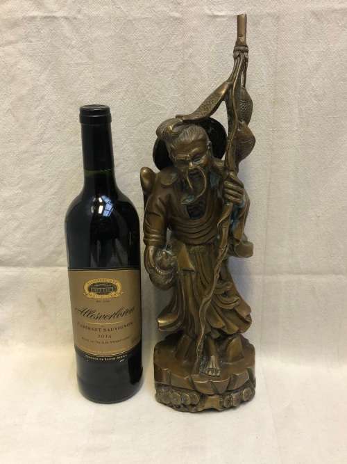 WOW !!! AWESOME FIND - QIANLONG NIANZHI CHINESE BRONZE OF A FISHERMAN  - SIGNED UNDERNEATH - 4.1kg