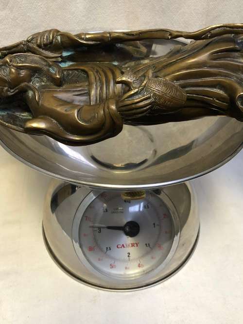 WOW !!! AWESOME FIND - QIANLONG NIANZHI CHINESE BRONZE OF A FISHERMAN  - SIGNED UNDERNEATH - 4.1kg