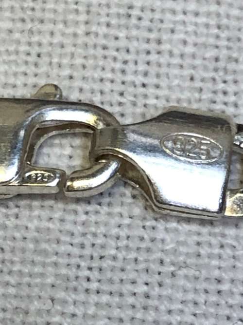WOW !!! BEAUTIFUL ITALIAN STERLING SILVER FIGARO CHAIN WITH A LOBSTER CLASP - 555mm LONG - 17.9g