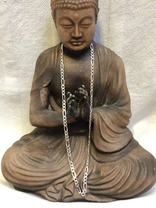 WOW !!! BEAUTIFUL ITALIAN STERLING SILVER FIGARO CHAIN WITH A LOBSTER CLASP - 555mm LONG - 17.9g