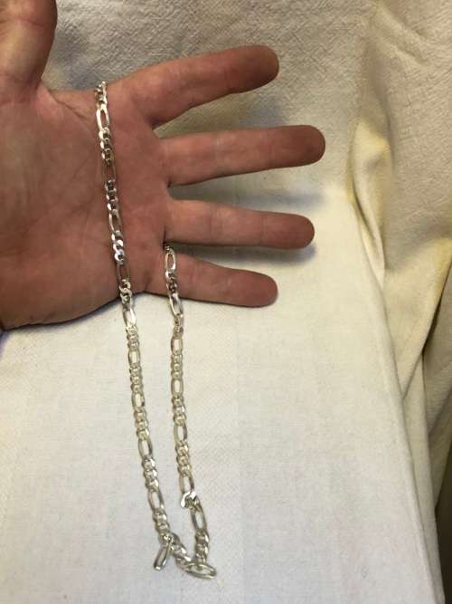 WOW !!! BEAUTIFUL ITALIAN STERLING SILVER FIGARO CHAIN WITH A LOBSTER CLASP - 555mm LONG - 17.9g