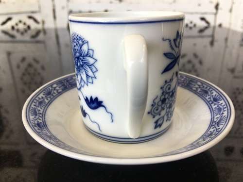 Vintage Hutschenreuther Germany Blue Onion PatternPorcelain Demitasse Duo