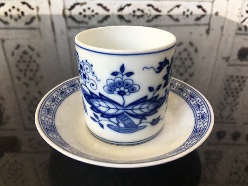 Vintage Hutschenreuther Germany Blue Onion PatternPorcelain Demitasse Duo