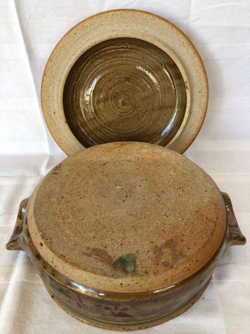 TIM MORRIS (SA 1941-1990) STUNNING LARGE HEAVY TWIN HANDLED LIDDED CASSEROLE DISH - CLEARLY MARKED