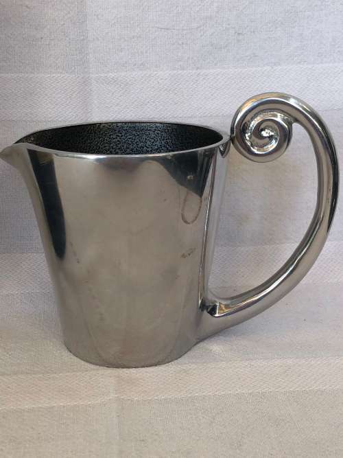 WOW !!! CARROL BOYES FUNCTIONAL ART !!! CREAMER - WAVE PATTERN - CLEARLY MARKED