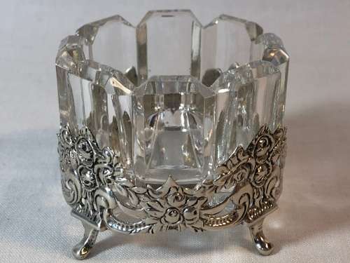 ALBERT BODEMER(GERMANY)  .835 HALLMARKED SILVER AND CUT CRYSTAL TRINKET / RING DISH