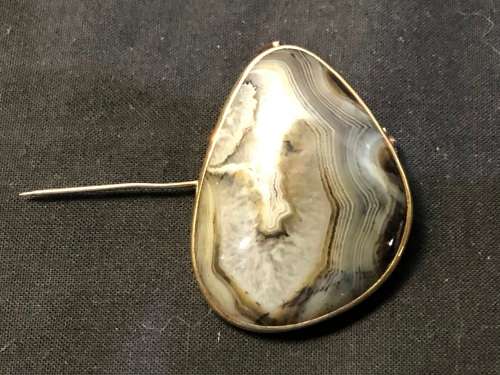 WOW !!!! 9ct GOLD MOUNTED NATURAL AGATE SPECIMEN OVAL BROOCH WITH A PENDANT FITTING - CLEARLY MARKED