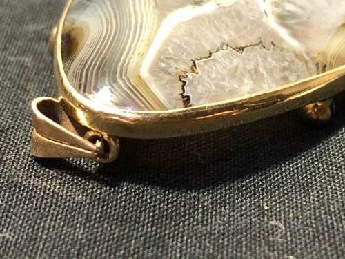 WOW !!!! 9ct GOLD MOUNTED NATURAL AGATE SPECIMEN OVAL BROOCH WITH A PENDANT FITTING - CLEARLY MARKED