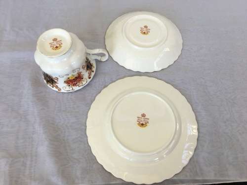 Rare Disc- c 1960s Royal Albert Bone China England `HERITAGE` Imari Style Trio Montrose Footed Cup