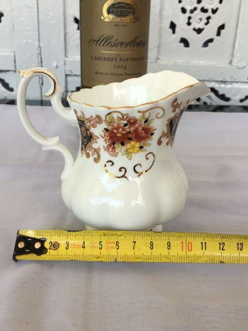 Rare Disc- c 1960s Royal Albert Bone China England `HERITAGE` Imari Style  Montrose Footed Creamer