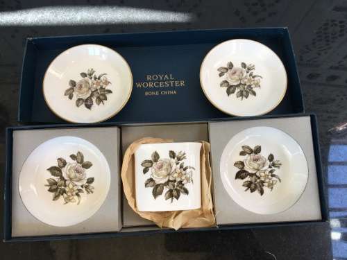 Vintage Royal Worcester Fine Bone China 5 Piece Porcelain Box Set