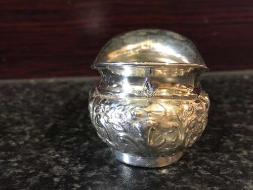 PAIR BIRMINGHAM HALLMARKED STERLING SILVER REPOUSSE OPEN SALTS WITH SPOONS - MARKINGS RUBBED - 66.2g