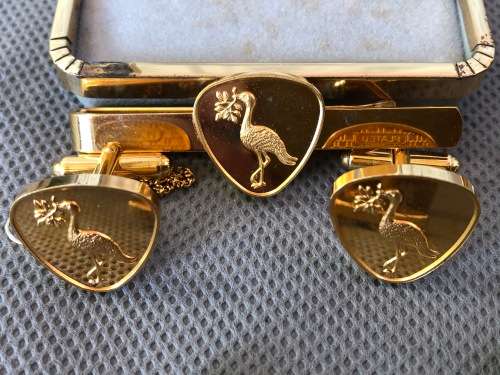 WOW !!! FANTASTIC LARGE JOB LOT OF VARIOUS CUFFLINKS AND TIE PINS - ALL FOR ONE BID