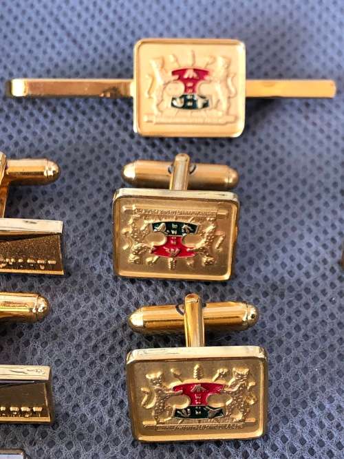 WOW !!! FANTASTIC LARGE JOB LOT OF VARIOUS CUFFLINKS AND TIE PINS - ALL FOR ONE BID