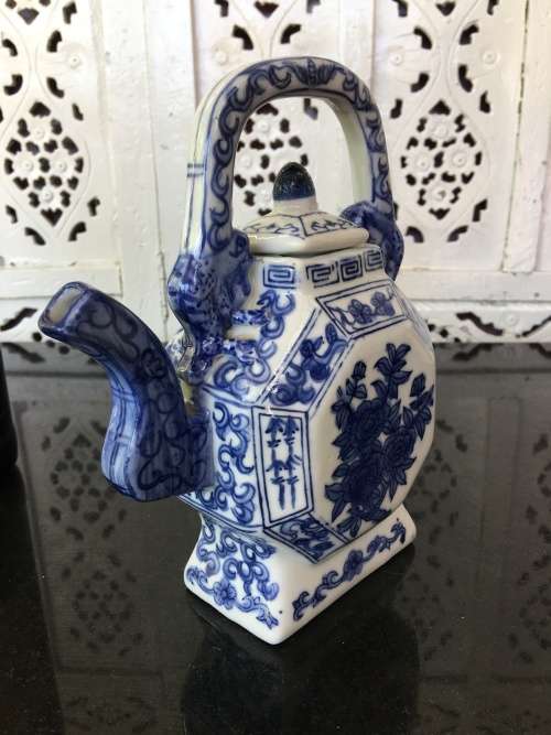 Lovely Marked Made In China Blue and White Raised Relief Hand Painted 500ml Tea Pot