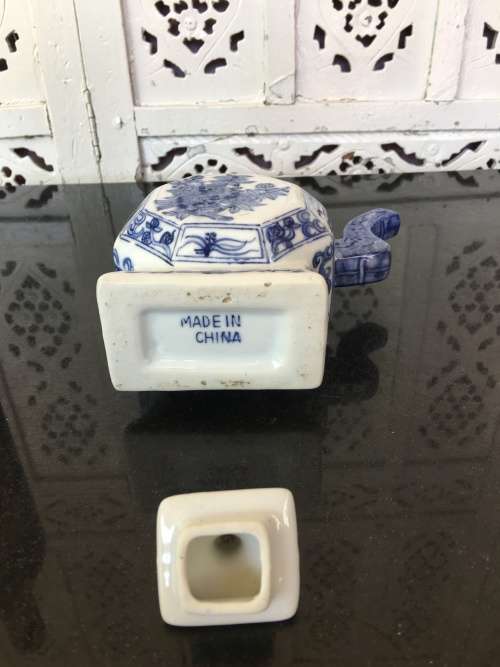 Lovely Marked Made In China Blue and White Raised Relief Hand Painted 500ml Tea Pot