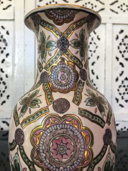 Rare Qianlong Kaishu Marked Chinese Hand Painted Enamel 25cm Vase. Republic Period c1912- 1949
