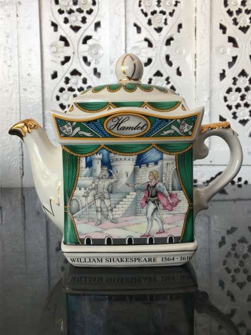 Unique Vintage Classic Sadler `Hamlet` Teapot By Staffordshire. Hamlet with his Fathers Ghost