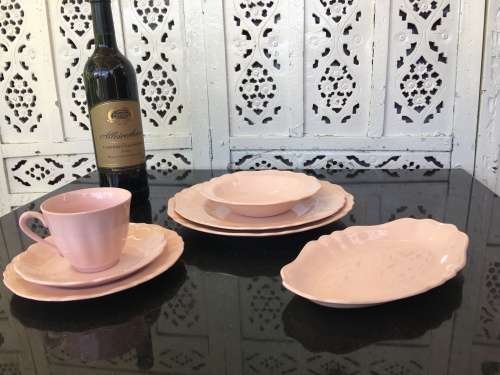 Delightful Pink 7 Piece Tableware Solo for 1 - Marked Rosa Reg Sol 391413 JandG Meakin England
