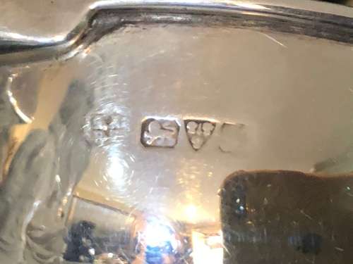 (G.N.R.H) GEORGE NATHAN and RIDLEY HAYES CHESTER HALLMARKED STERLING SILVER WINE QUAICH - 71.8g