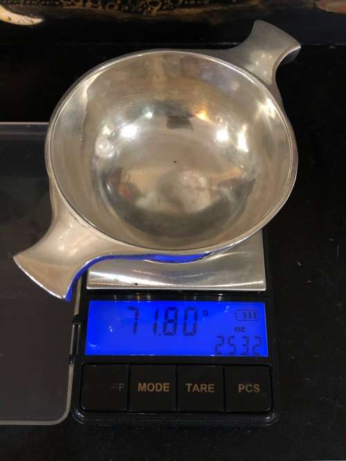 (G.N.R.H) GEORGE NATHAN and RIDLEY HAYES CHESTER HALLMARKED STERLING SILVER WINE QUAICH - 71.8g