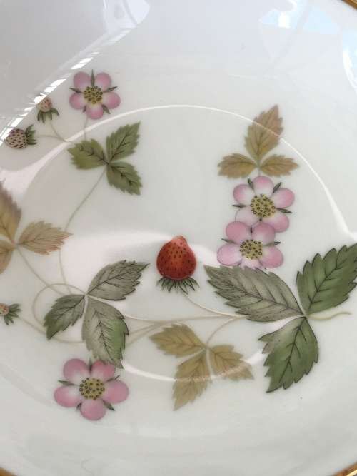 Vintage Wedgwood Boxed Trinket Dish Wild Strawberry