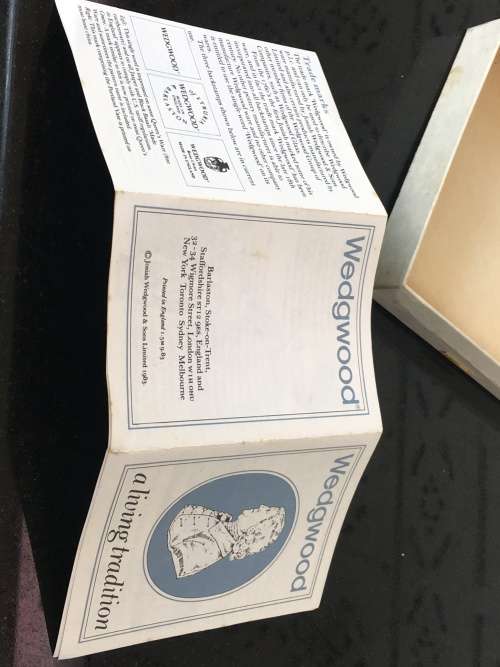Vintage Wedgwood Boxed Trinket Dish Wild Strawberry