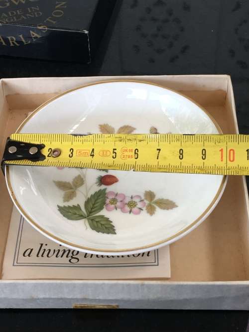 Vintage Wedgwood Boxed Trinket Dish Wild Strawberry