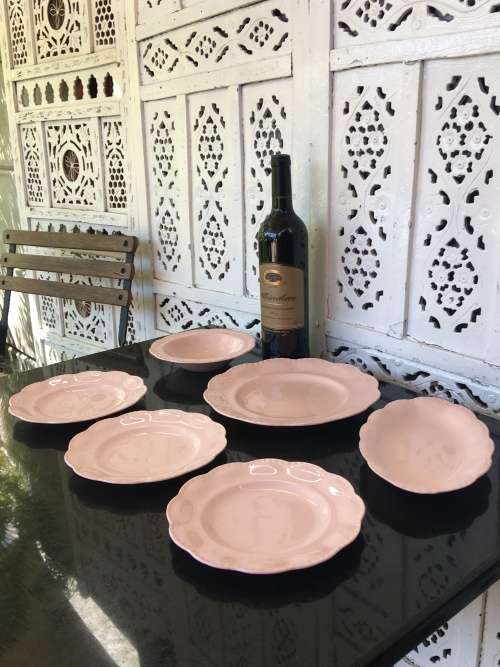 Delightful Pink 6 Piece Tableware Plates Ribbed Edg- Marked Rosa Reg Sol JandG Meakin England