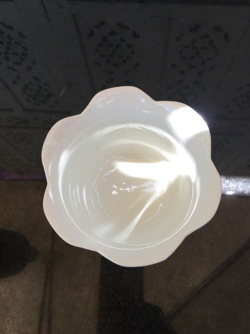 A Chinese Hand Painted Blue and White Scalloped Porcelain Footed Bowl