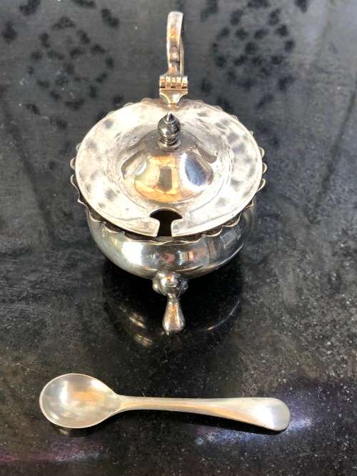 SET OF THREE SILVER PLATED MUSTARD POTS WITH SPOONS - ONE WITH A COBALT BLUE GLASS LINER