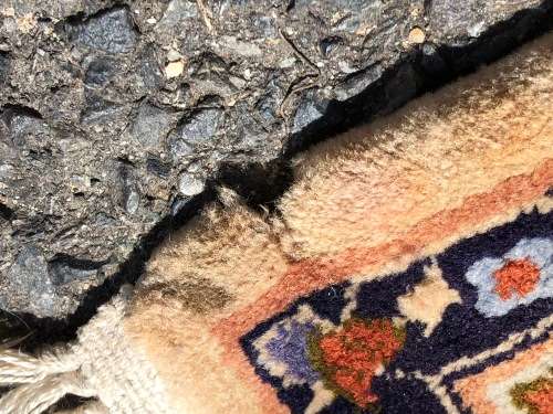 STUNNING THICK PILE SILK FOUNDATION AND LAMBS WOOL KASHMIR RUG WITH SILK ENHANCEMENTS